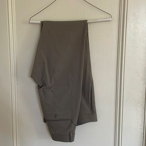 Theory Zaine pants in grey, slim fit, Neoteric material. New without tags.